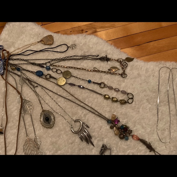 Large Gorgeous Jewelry Lot - Picture 2 of 4